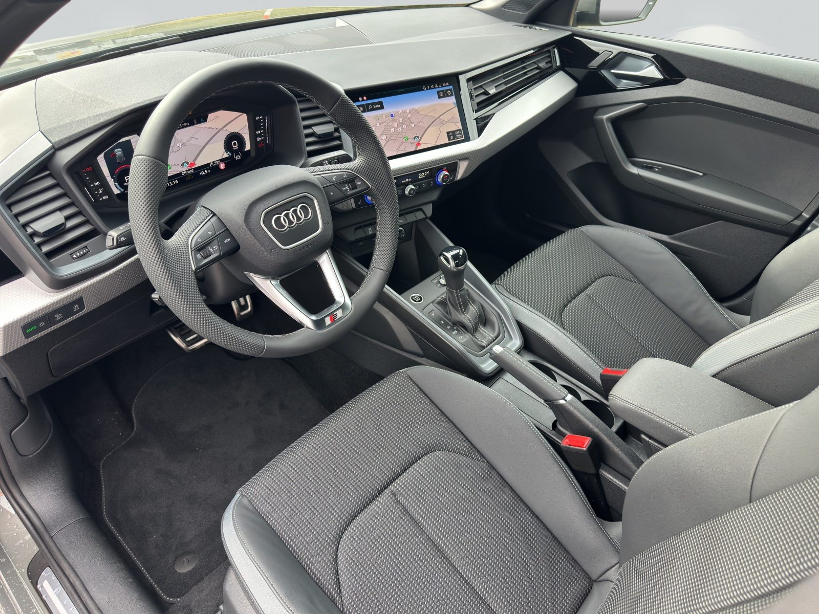 AUDI A1 Sportback 30 TFSI Attraction, Petrol, New car, Automatic - 5