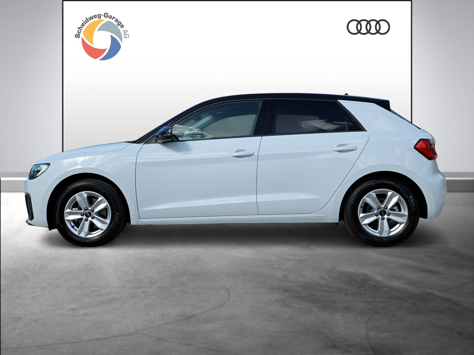 AUDI A1 Sportback 30 TFSI Attraction, Petrol, New car, Automatic - 3