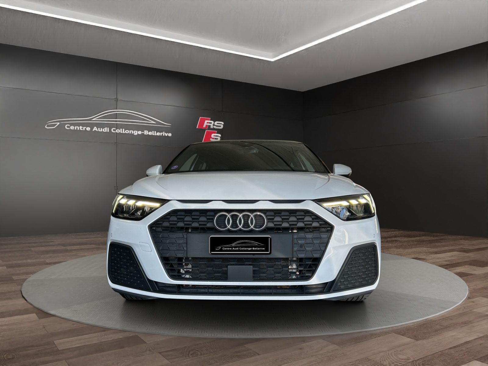 AUDI A1 Sportback 30 TFSI Attraction, Benzin, Occasion / Gebraucht, Automatik - 2