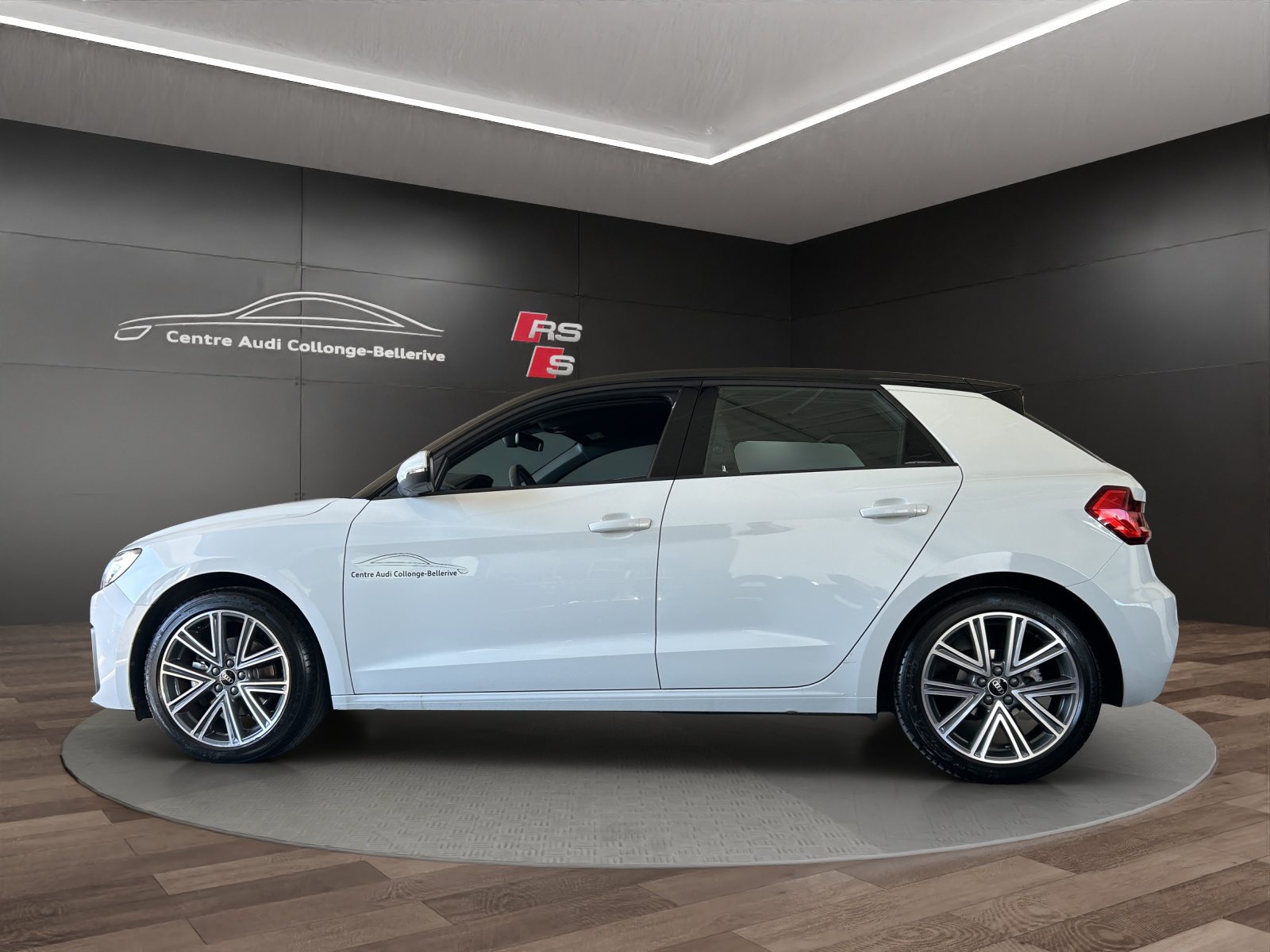 AUDI A1 Sportback 30 TFSI Attraction, Benzin, Occasion / Gebraucht, Automatik - 3
