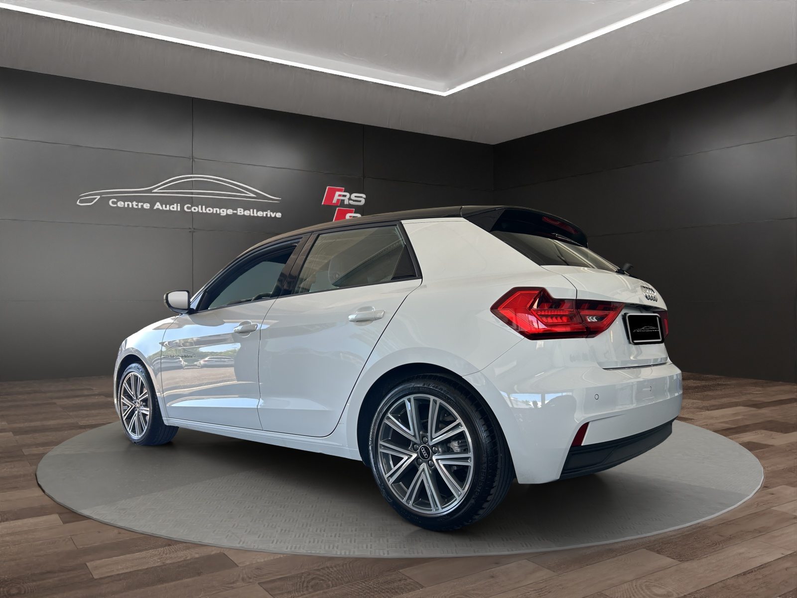 AUDI A1 Sportback 30 TFSI Attraction, Benzin, Occasion / Gebraucht, Automatik - 4