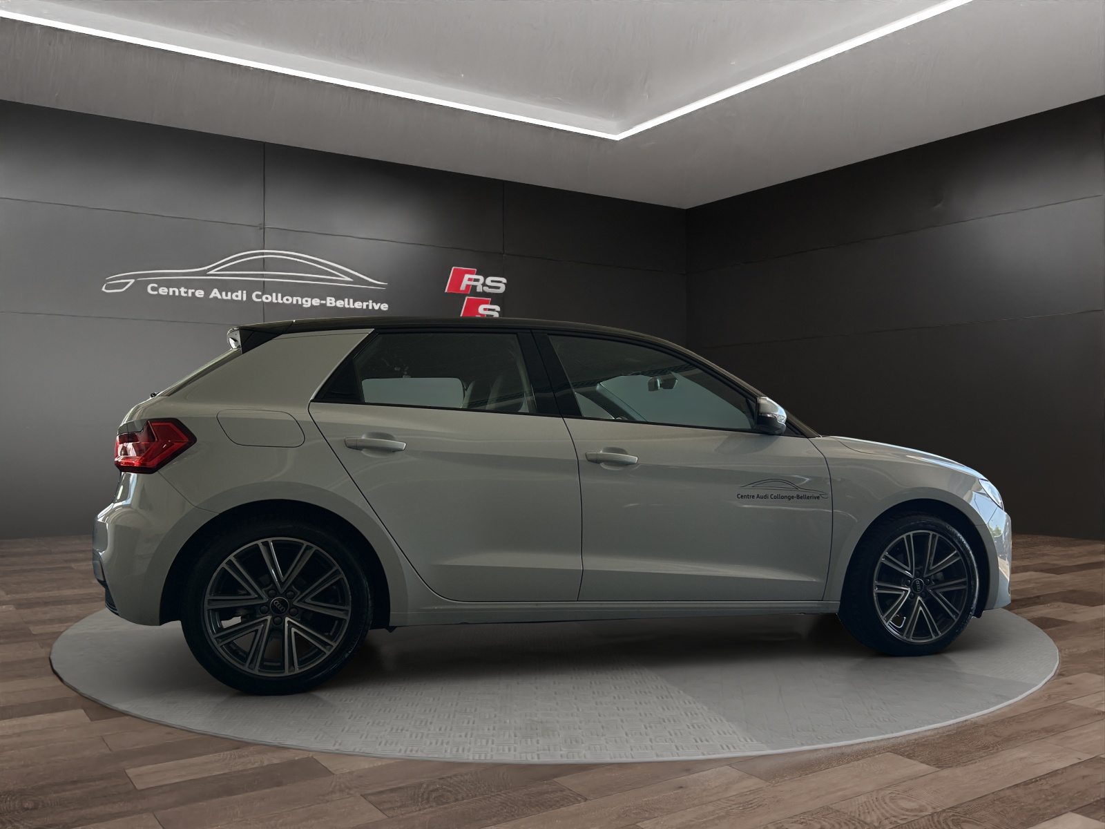 AUDI A1 Sportback 30 TFSI Attraction, Benzin, Occasion / Gebraucht, Automatik - 7