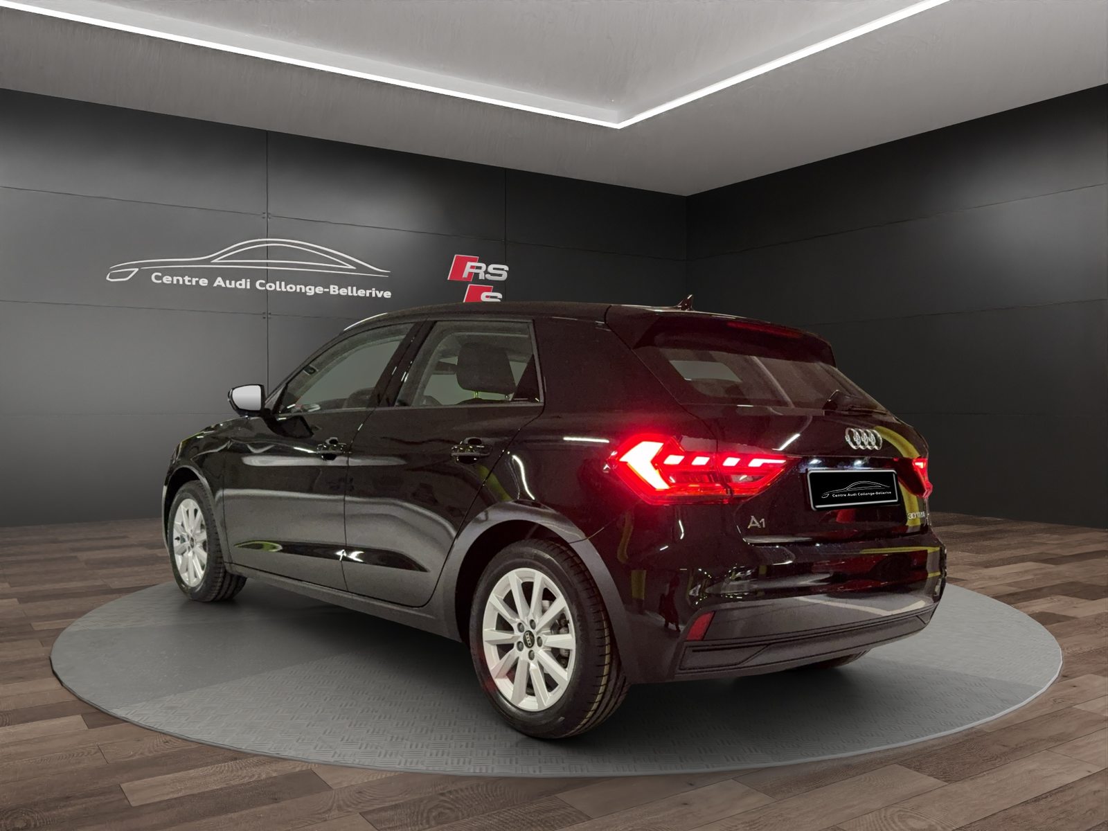 AUDI A1 Sportback 30 TFSI Attraction, Benzin, Occasion / Gebraucht, Automatik - 4