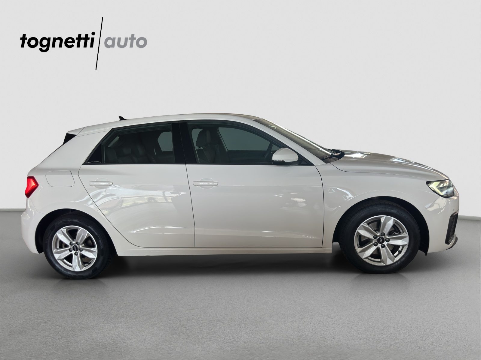 AUDI A1 Sportback 30 TFSI Attraction, Benzin, Occasion / Gebraucht, Automat - 3