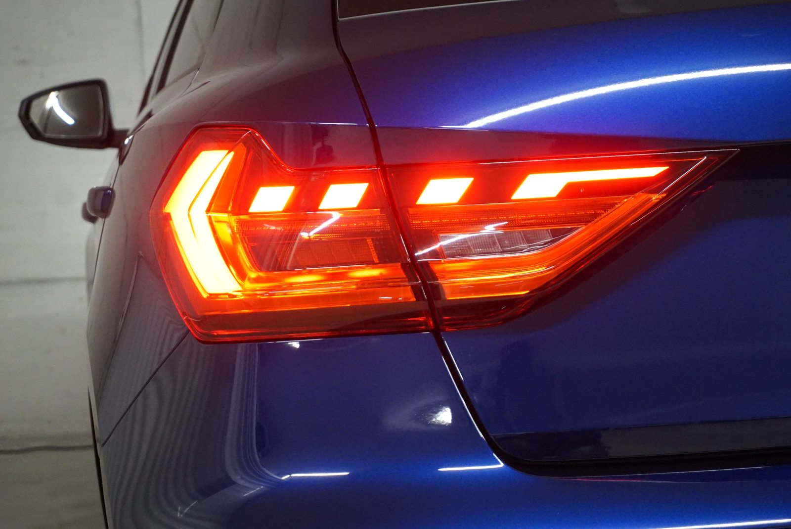 AUDI A1 Sportback 30 TFSI S line Attraction, Benzin, Occasion / Gebraucht, Automatik - 7