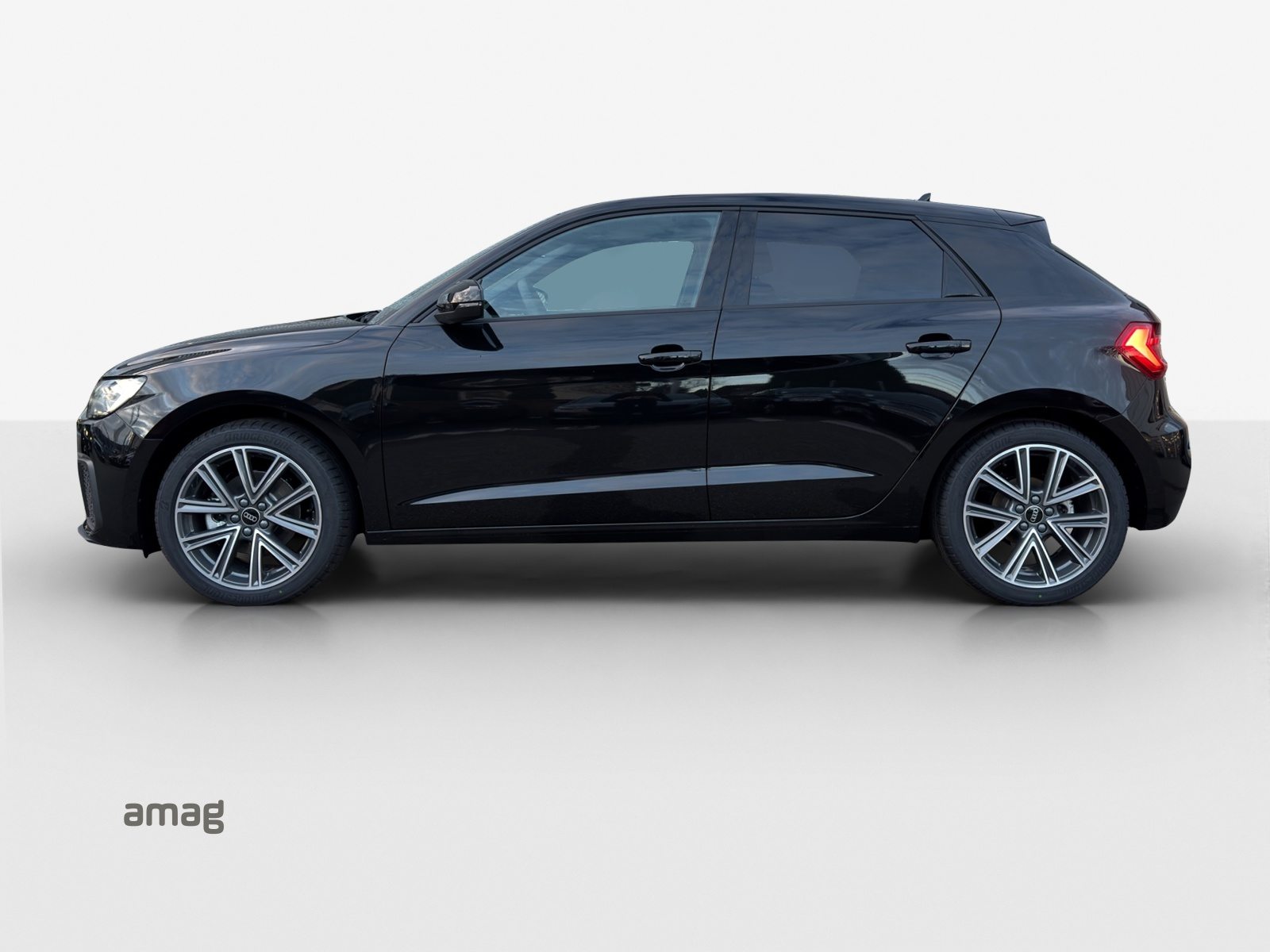 AUDI A1 Sportback 30 TFSI Attraction, Petrol, Second hand / Used, Automatic - 2
