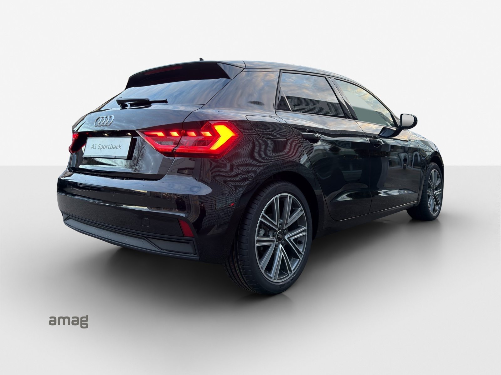 AUDI A1 Sportback 30 TFSI Attraction, Petrol, Second hand / Used, Automatic - 5