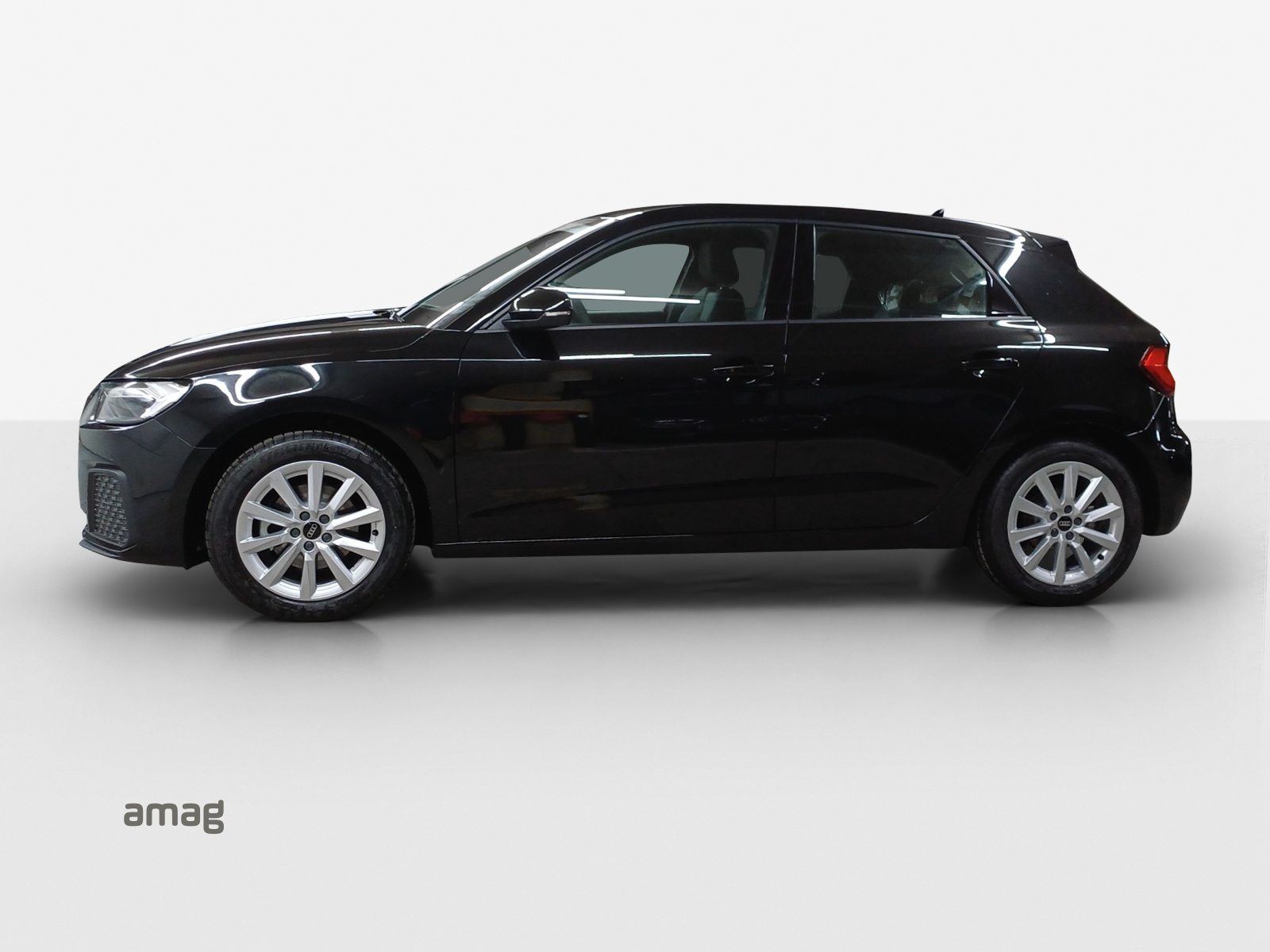 AUDI A1 Sportback 30 TFSI Attraction, Benzin, Occasion / Gebraucht, Automatik - 2