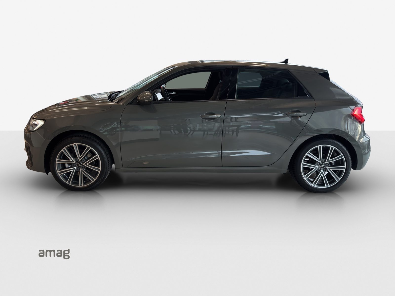 AUDI A1 Sportback 30 TFSI Attraction, Petrol, Second hand / Used, Automatic - 2