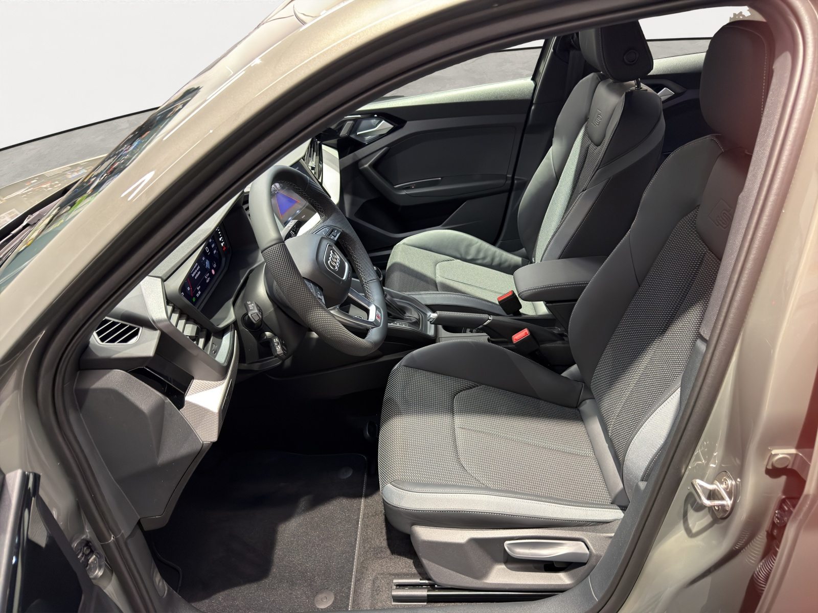 AUDI A1 Sportback 35 TFSI, Benzin, Occasion / Gebraucht, Automatik - 5