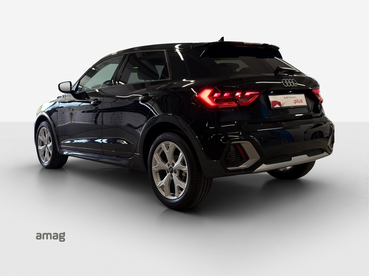 AUDI A1 allstreet 35 TFSI, Petrol, Second hand / Used, Automatic - 3