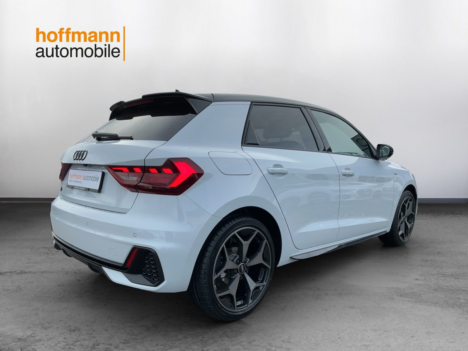 AUDI A1 Sportback 35 TFSI S line, Petrol, Second hand / Used, Automatic - 4