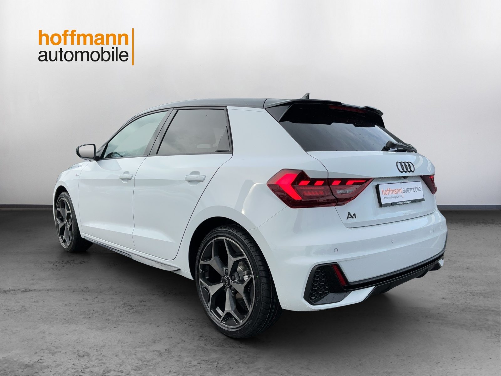 AUDI A1 Sportback 35 TFSI S line, Petrol, Second hand / Used, Automatic - 6