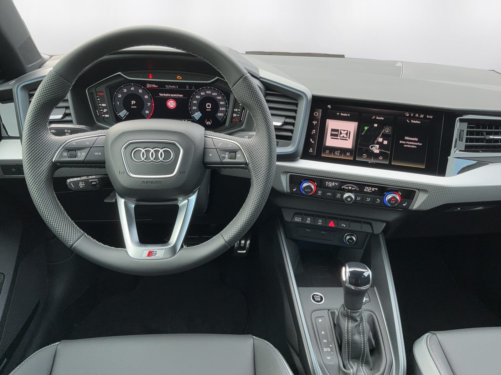 AUDI A1 Sportback 35 TFSI S line, Petrol, Second hand / Used, Automatic - 7
