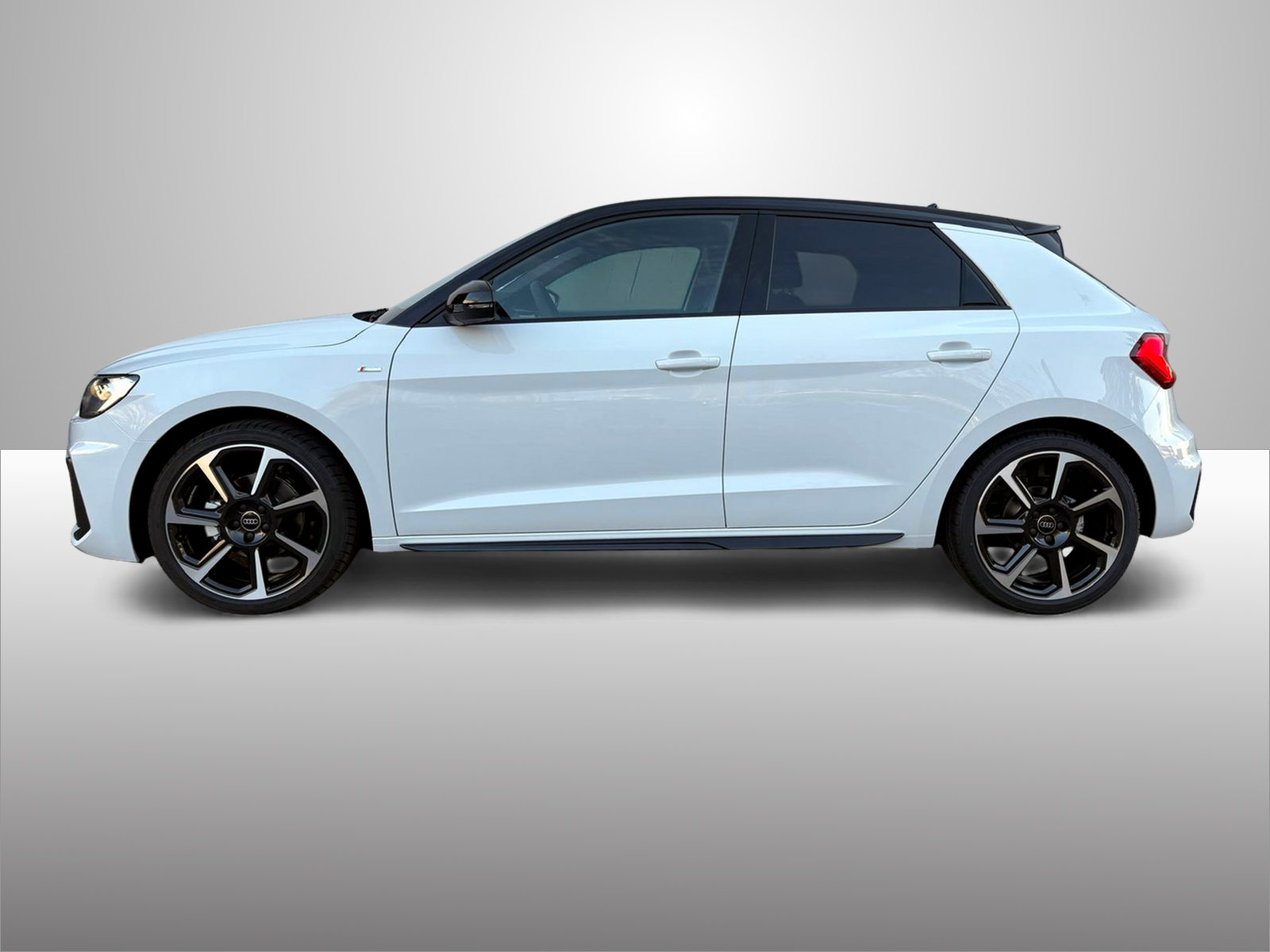 AUDI A1 Sportback 30 TFSI S line Attraction, Petrol, Second hand / Used, Automatic - 3