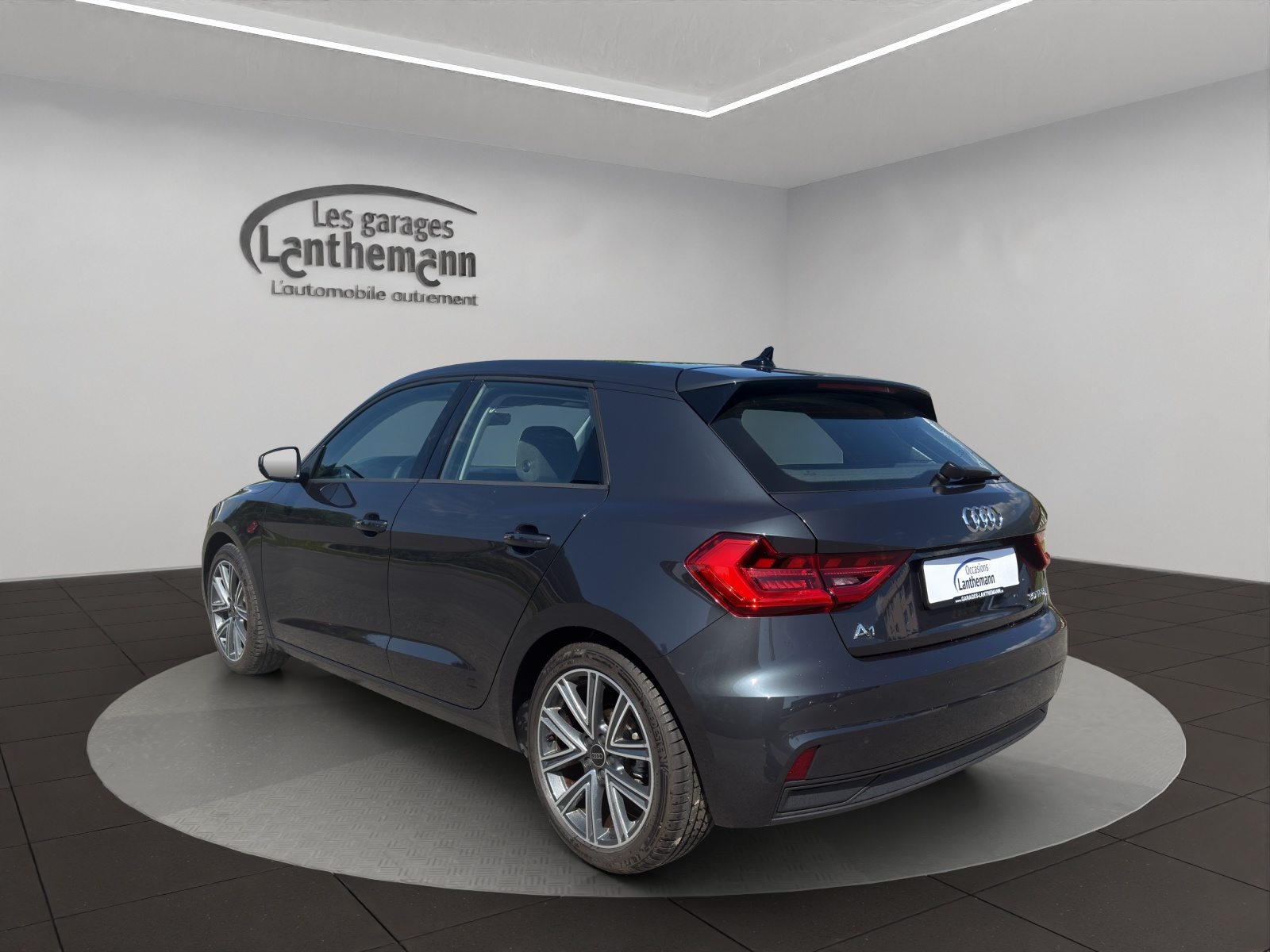 AUDI A1 Sportback 30 TFSI Attraction, Petrol, Second hand / Used, Automatic - 3