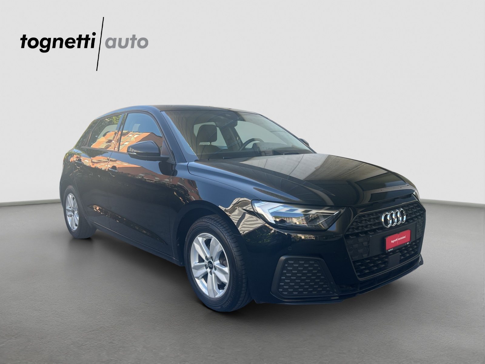 AUDI A1 Sportback 30 TFSI Attraction, Petrol, Second hand / Used, Automatic - 2