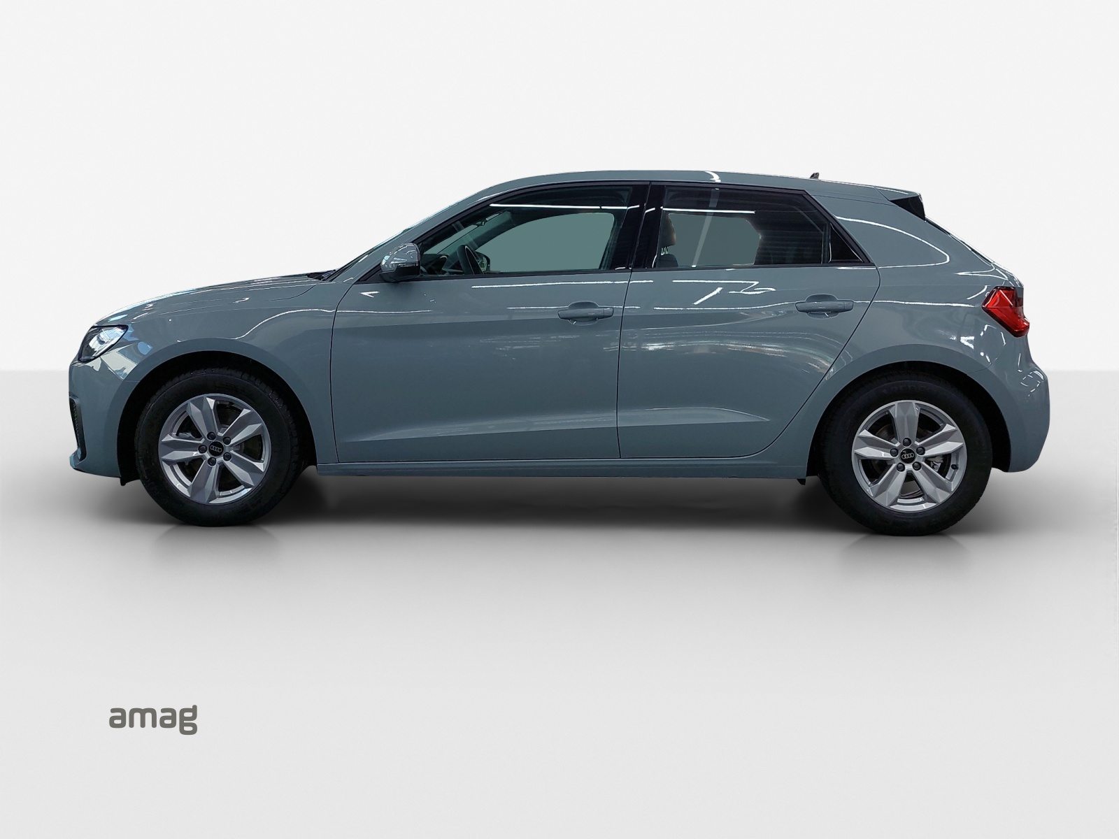 AUDI A1 Sportback 30 TFSI Attraction, Benzin, Occasion / Gebraucht, Automatik - 2