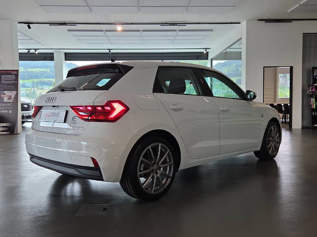 AUDI A1 Sportback 1.0 30 TFSI Attraction S-Tronic, Benzin, Occasion / Gebraucht, Automatik - 4
