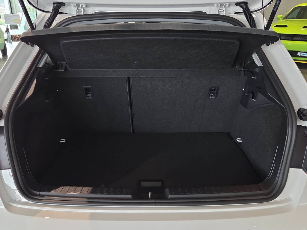 AUDI A1 Sportback 1.0 30 TFSI Attraction S-Tronic, Benzin, Occasion / Gebraucht, Automatik - 5