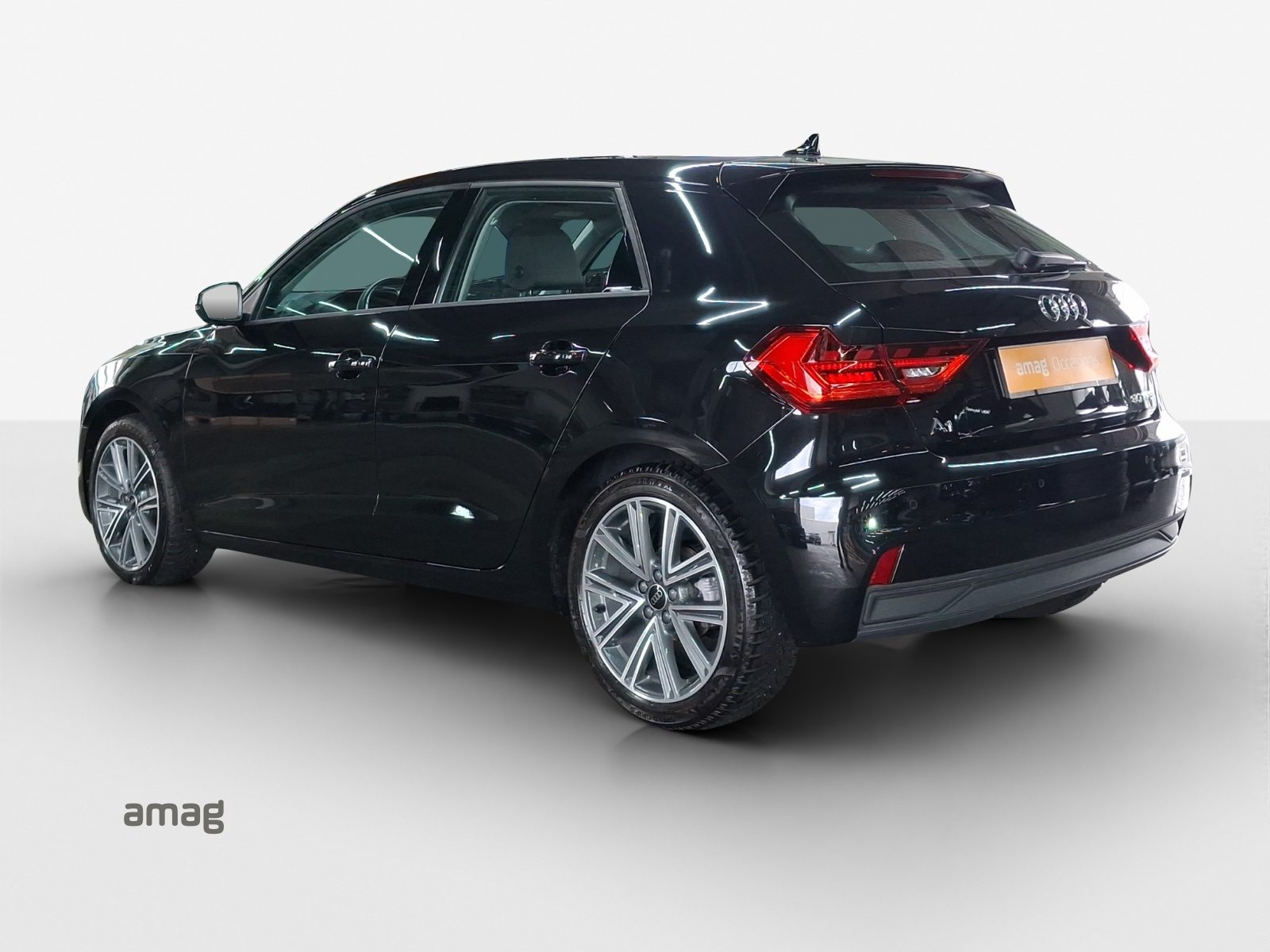 AUDI A1 Sportback 30 TFSI Attraction, Petrol, Second hand / Used, Automatic - 3