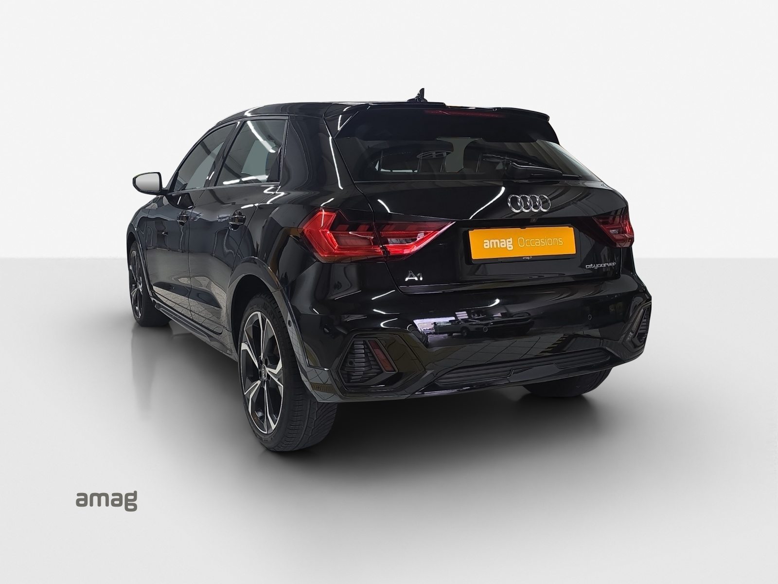 AUDI A1 citycarver 30 TFSI Attraction, Petrol, Second hand / Used, Automatic - 3