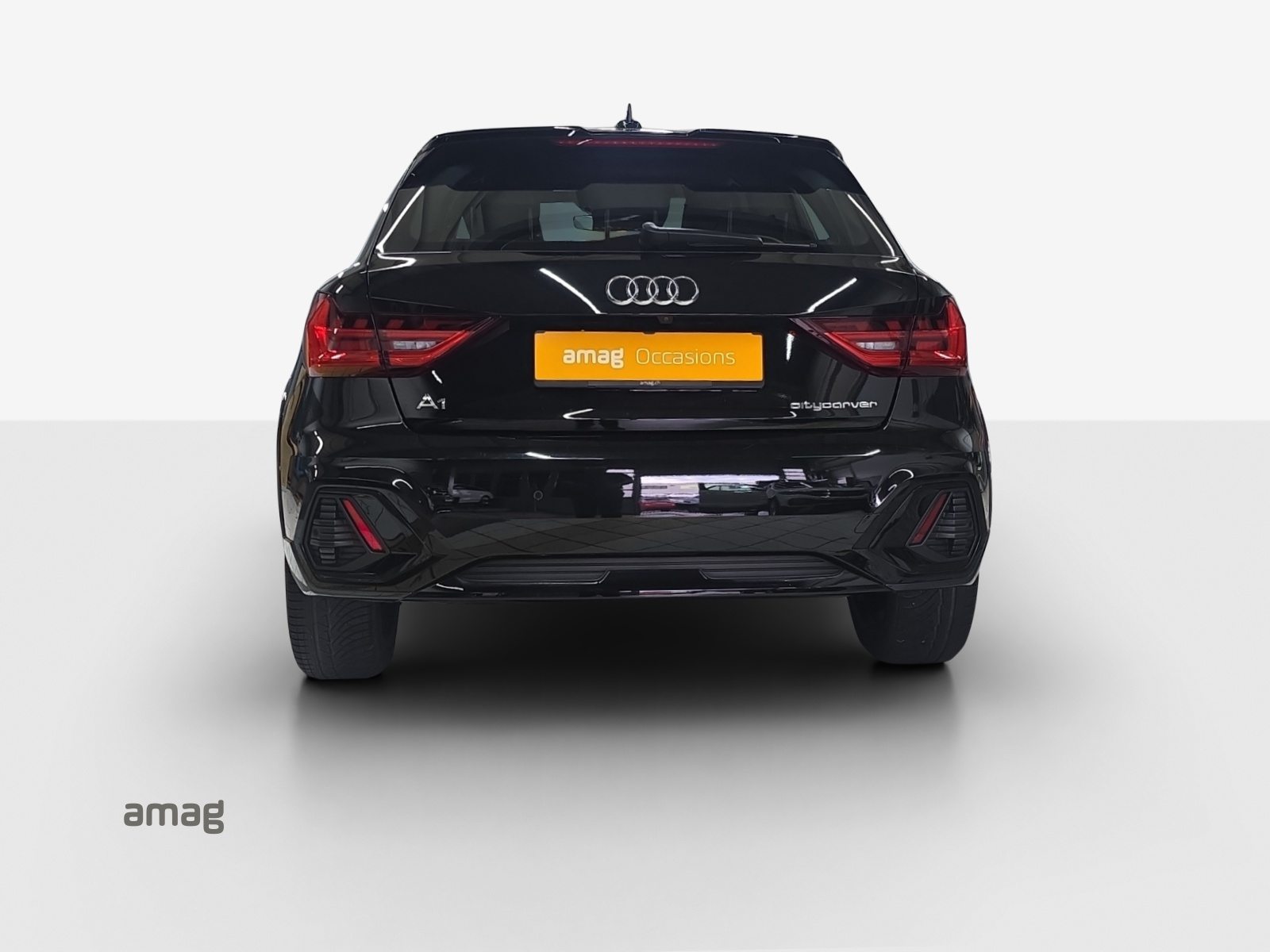 AUDI A1 citycarver 30 TFSI Attraction, Petrol, Second hand / Used, Automatic - 4