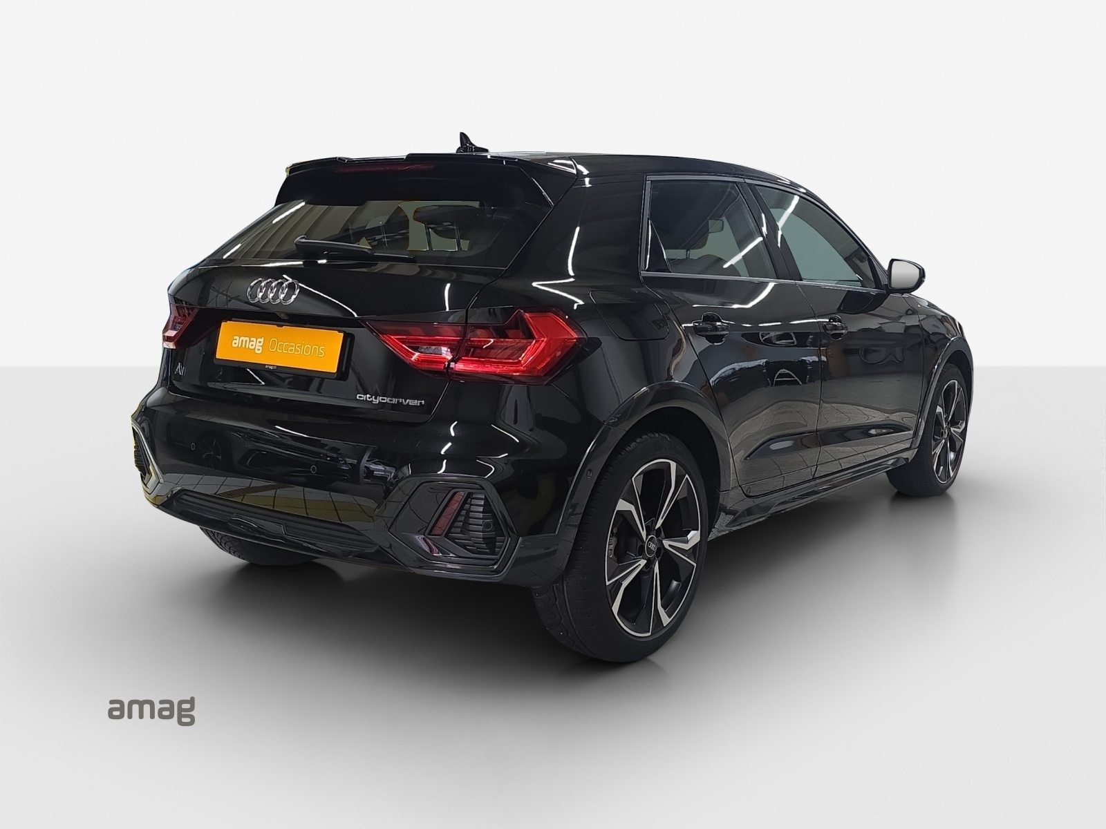 AUDI A1 citycarver 30 TFSI Attraction, Petrol, Second hand / Used, Automatic - 5
