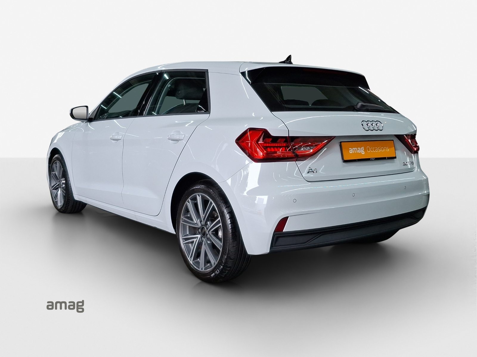 AUDI A1 Sportback 30 TFSI Attraction, Benzin, Occasion / Gebraucht, Automatik - 3
