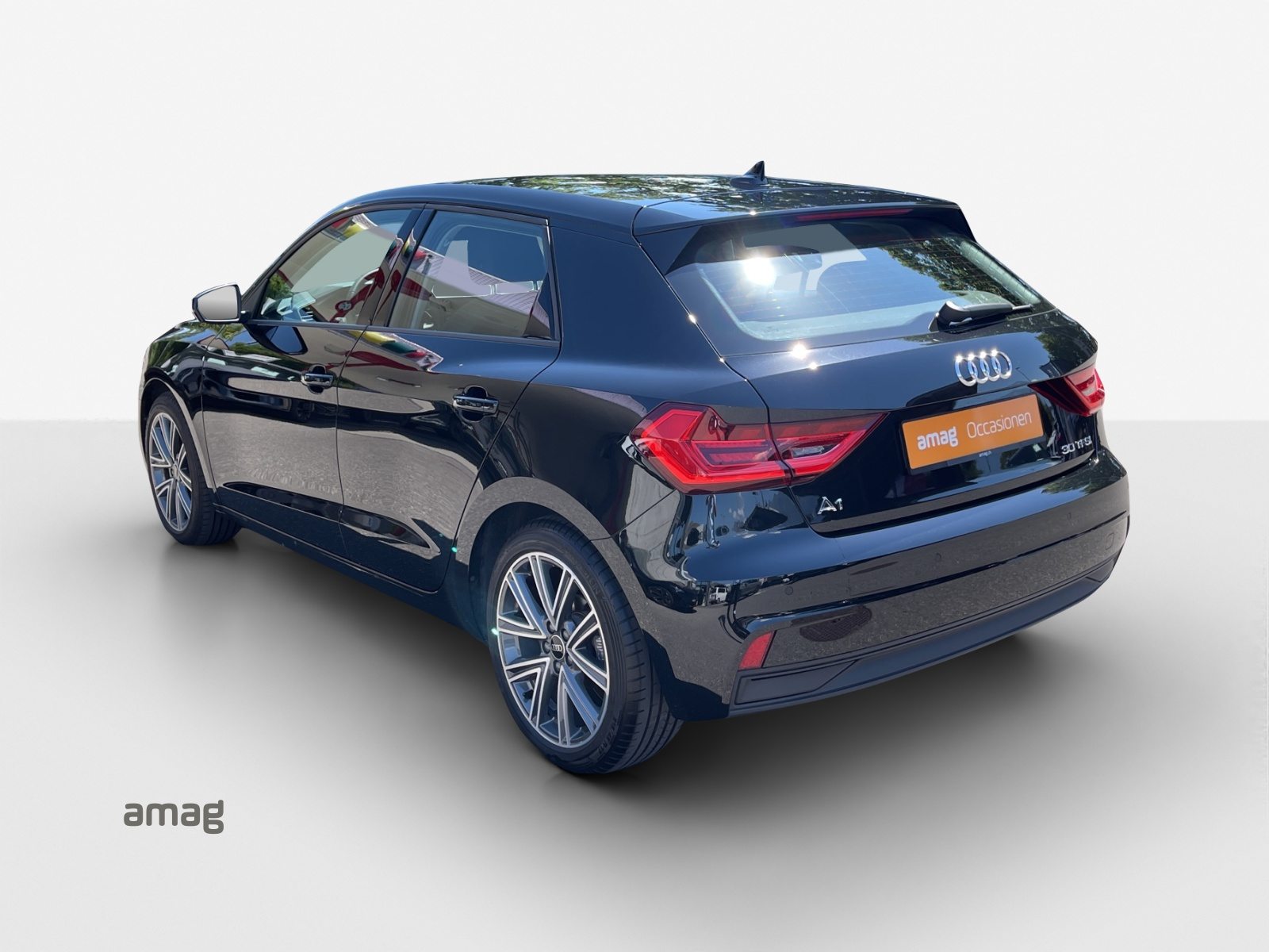 AUDI A1 Sportback 30 TFSI Attraction, Benzin, Occasion / Gebraucht, Automatik - 3