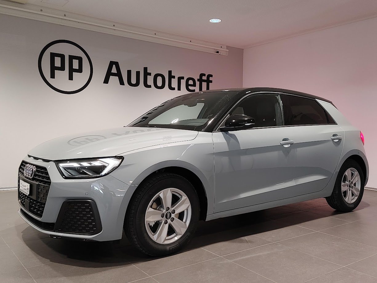 AUDI A1 Sportback 30 TFSI Attraction, Petrol, Second hand / Used, Automatic - 2