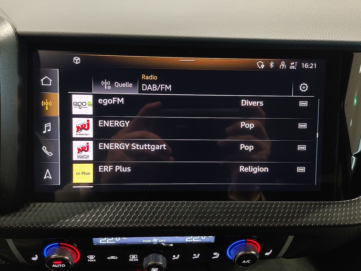 AUDI A1 Sportback 30 TFSI Attraction, Petrol, Second hand / Used, Automatic - 7