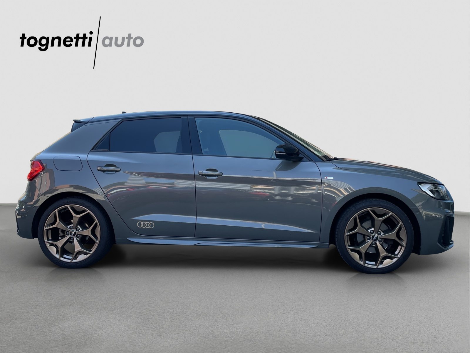AUDI A1 Sportback 35 TFSI S line, Petrol, Second hand / Used, Automatic - 3