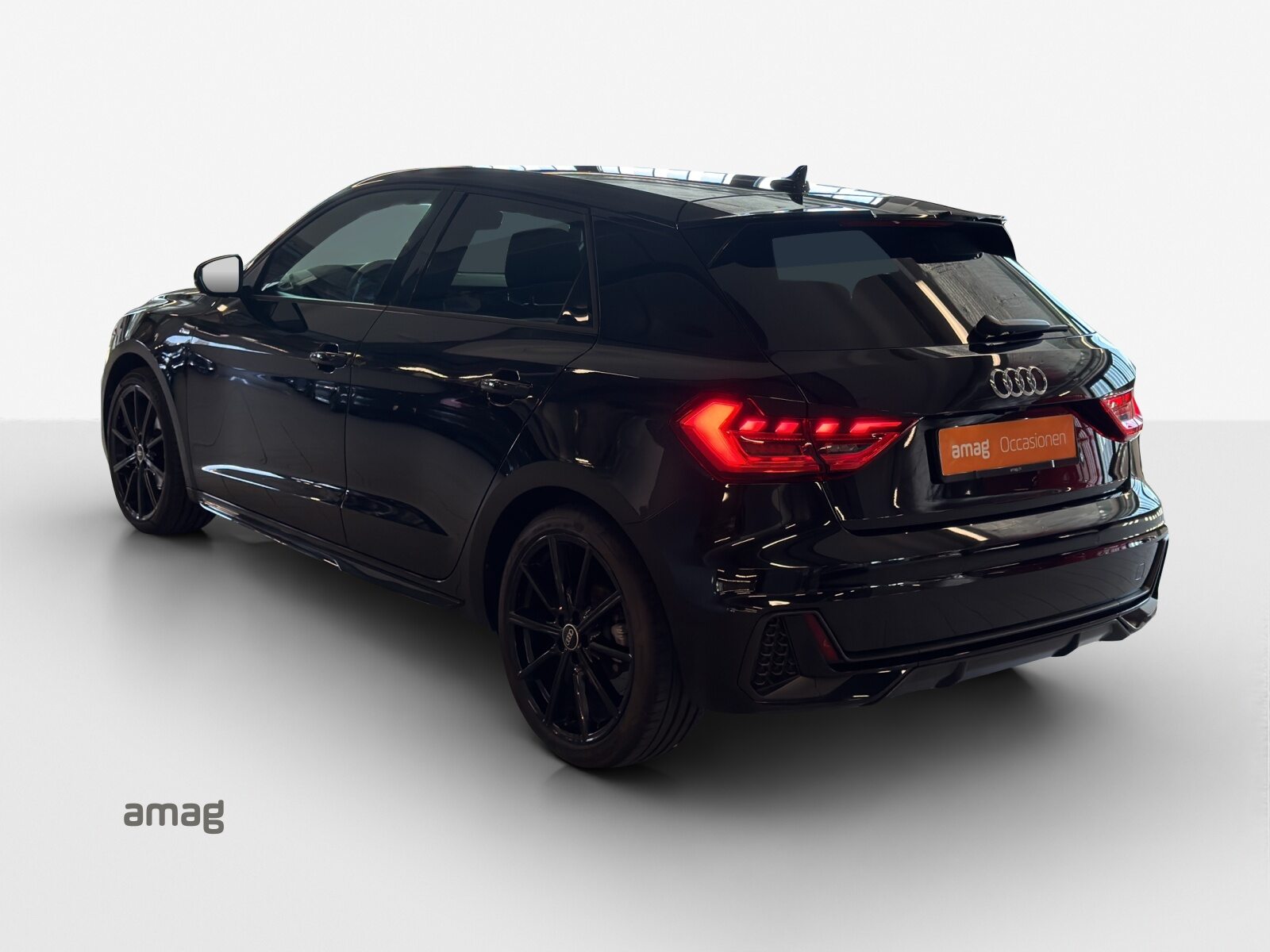 AUDI A1 Sportback 35 TFSI S line, Petrol, Second hand / Used, Automatic - 3