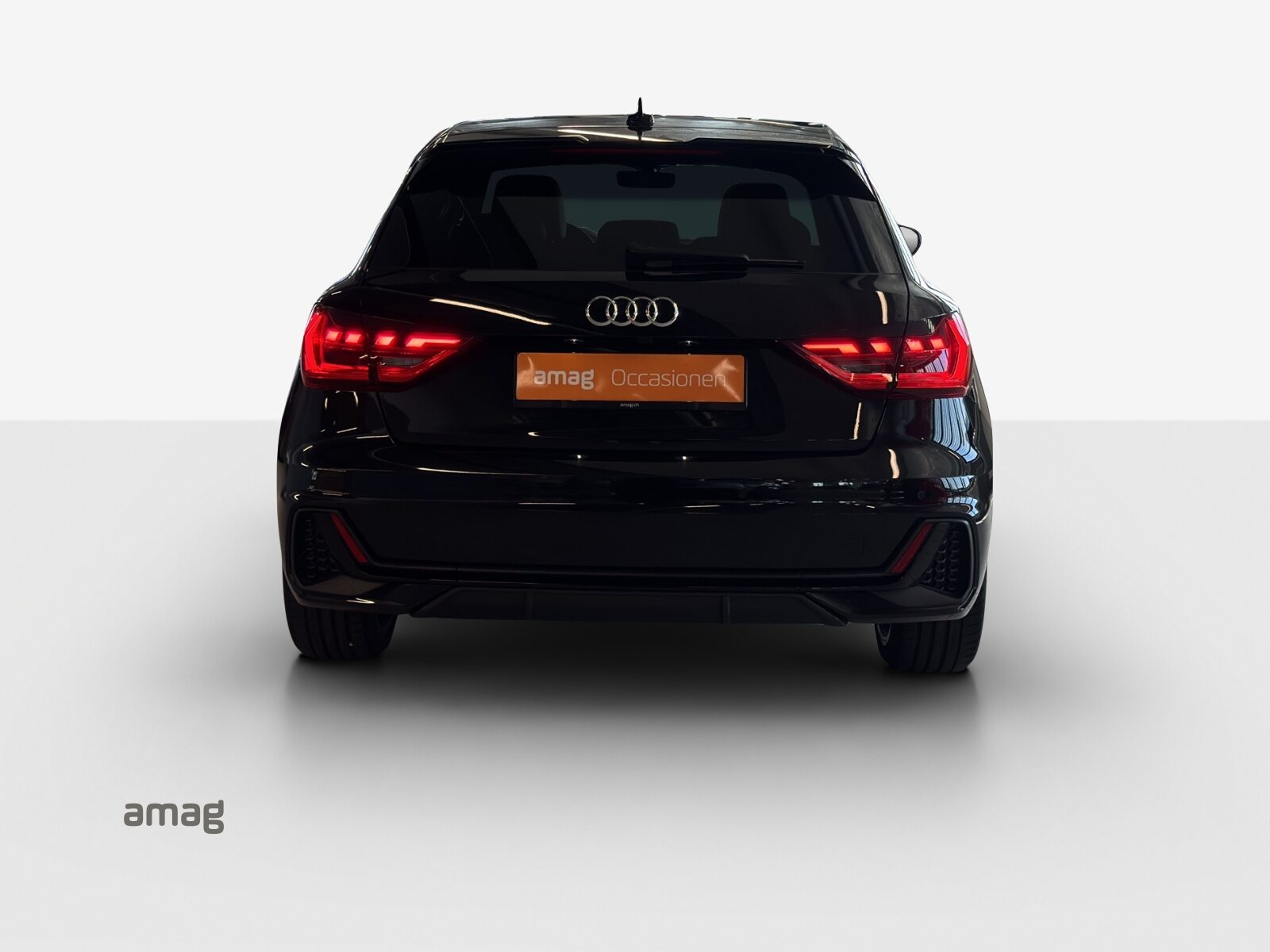 AUDI A1 Sportback 35 TFSI S line, Petrol, Second hand / Used, Automatic - 4