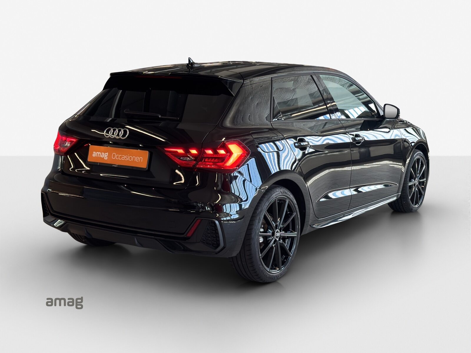 AUDI A1 Sportback 35 TFSI S line, Petrol, Second hand / Used, Automatic - 5