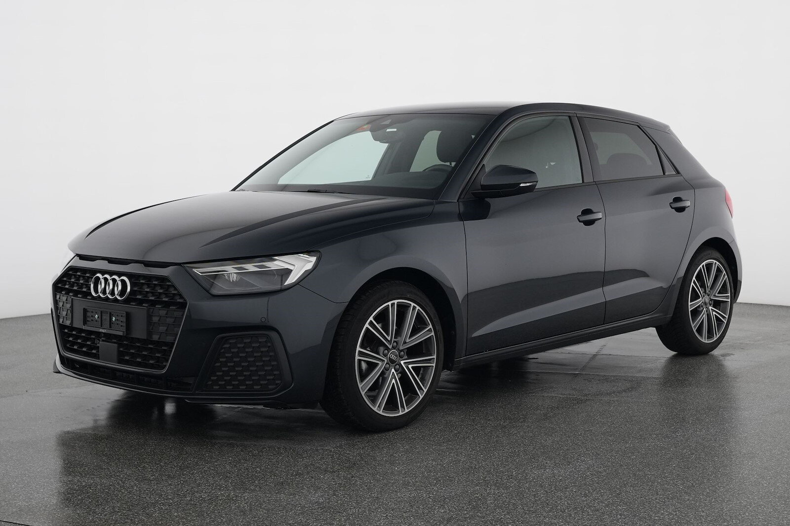 AUDI A1 Sportback 1.0 30 TFSI Attraction S-Tronic, Petrol, Second hand / Used, Automatic - 2