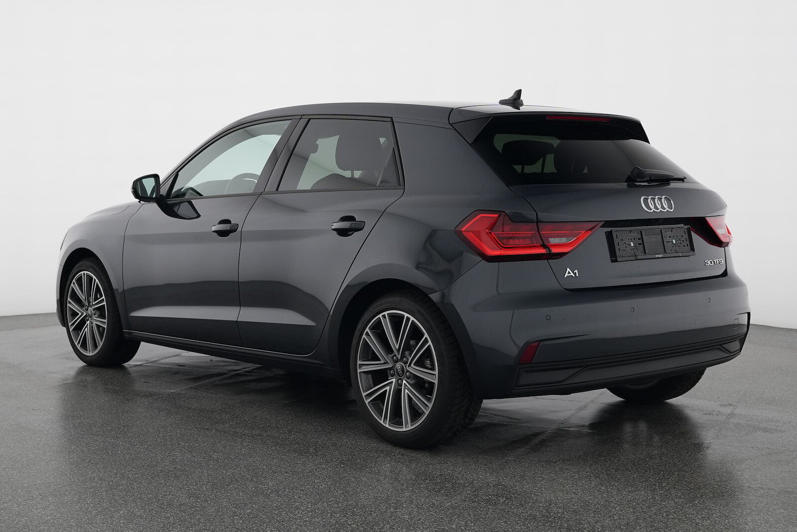 AUDI A1 Sportback 1.0 30 TFSI Attraction S-Tronic, Petrol, Second hand / Used, Automatic - 5