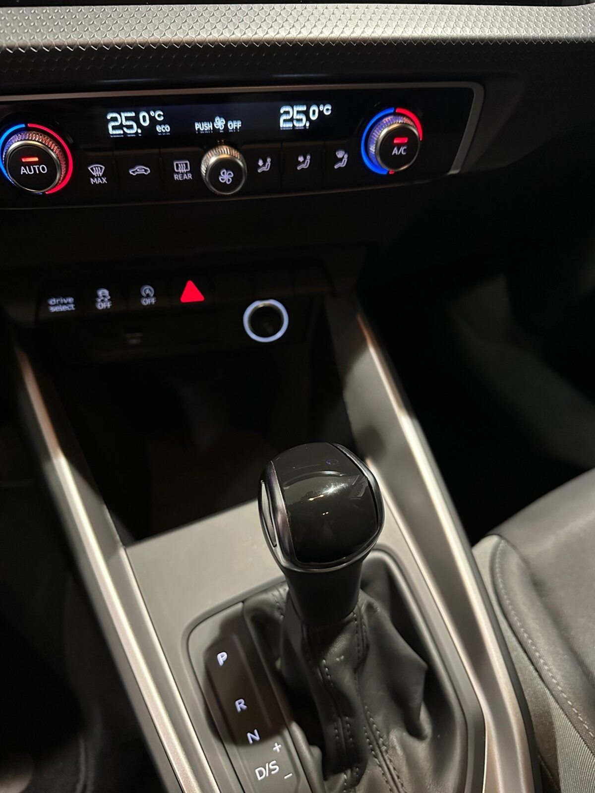 AUDI A1 40 TFSI S Line, Essence, Occasion / Utilisé, Automatique - 6