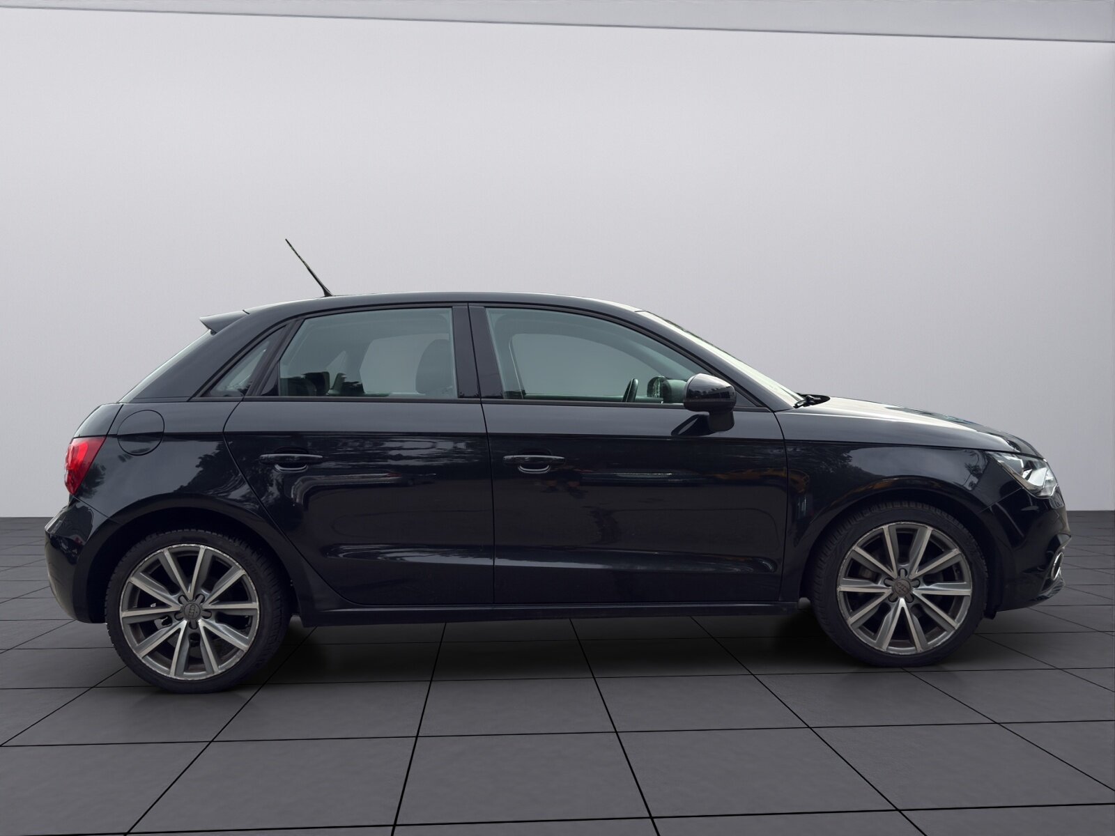 AUDI A1 Sportback 1.4 TFSI Ambition S-Tronic, Benzin, Occasion / Gebraucht, Automatik - 7