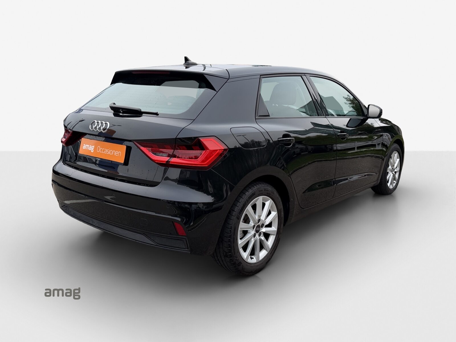 AUDI A1 Sportback 30 TFSI Attraction, Petrol, Second hand / Used, Automatic - 5