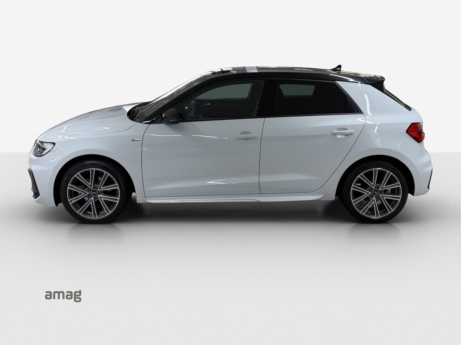 AUDI A1 Sportback 30 TFSI S line Attraction, Petrol, Second hand / Used, Automatic - 2