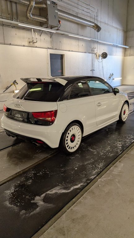AUDI A1 2.0 TFSI Limited quattro, Petrol, Second hand / Used, Manual - 6