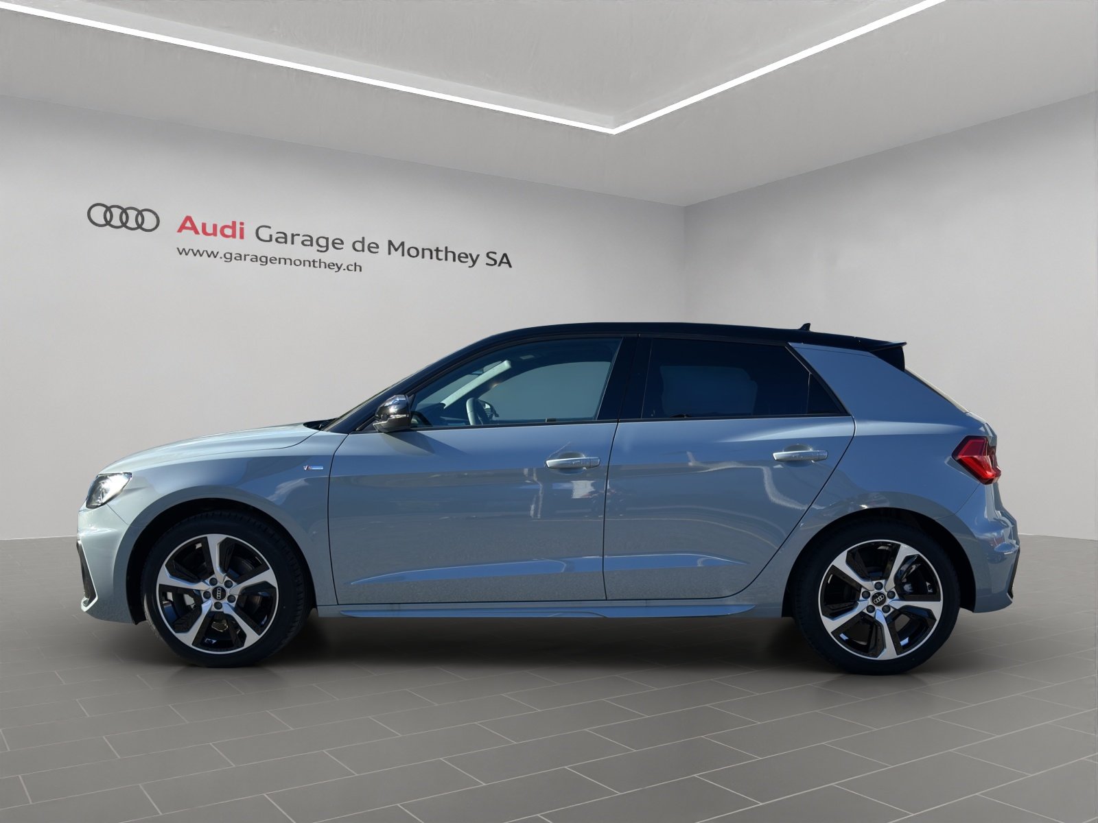 AUDI A1 Sportback 35 TFSI S line, Petrol, Ex-demonstrator, Automatic - 2