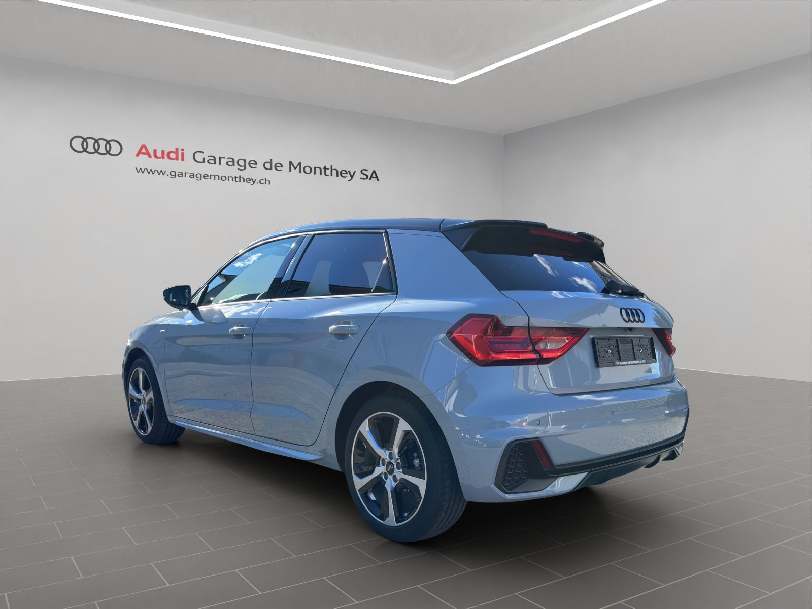 AUDI A1 Sportback 35 TFSI S line, Petrol, Ex-demonstrator, Automatic - 3