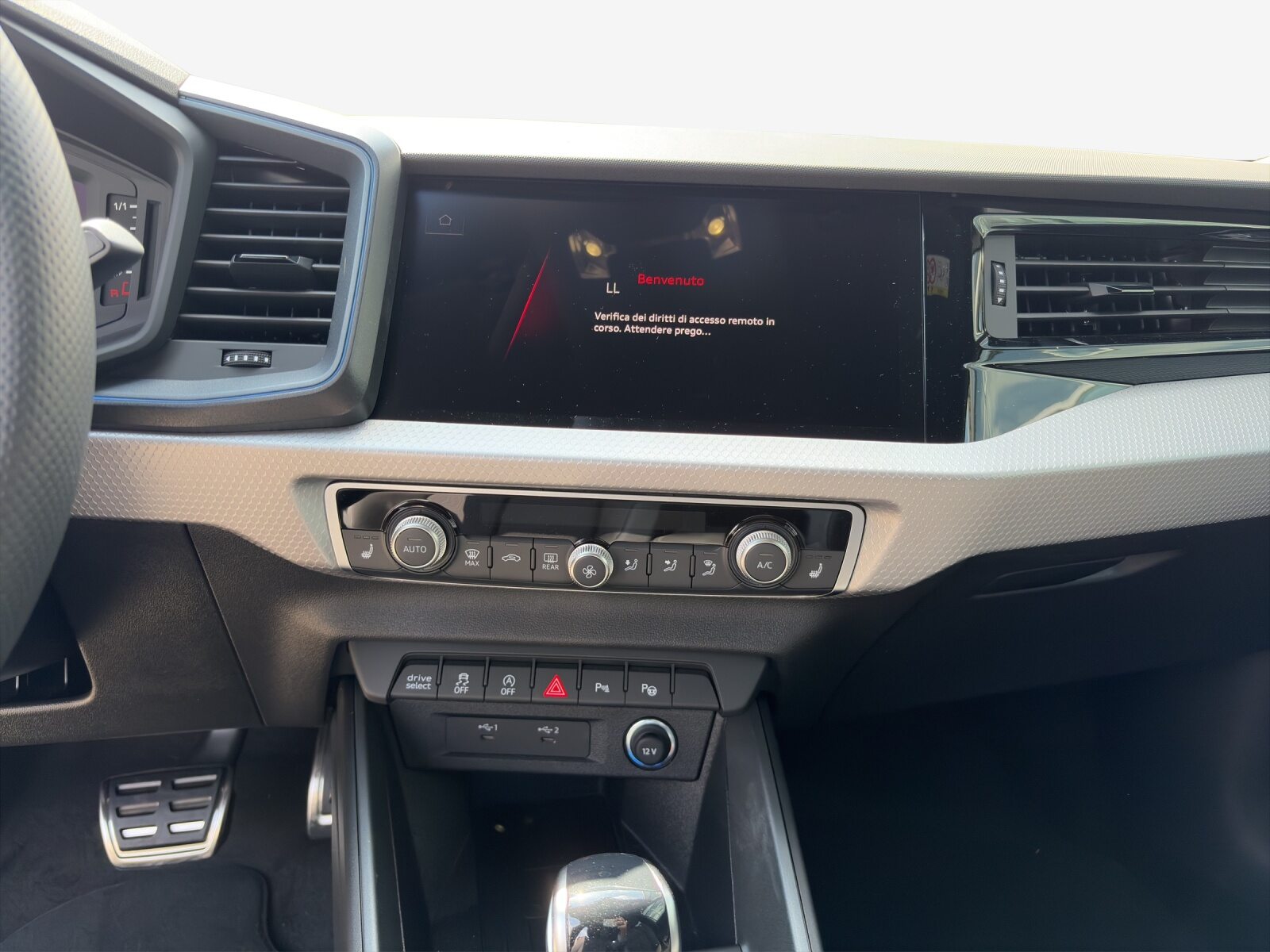 AUDI A1 Sportback 30 TFSI S line Attraction, Petrol, Ex-demonstrator, Automatic - 3