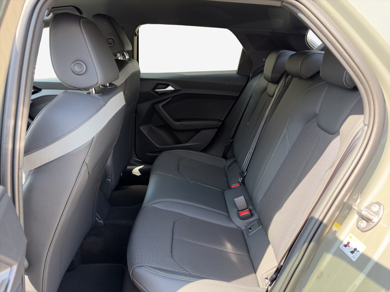 AUDI A1 Sportback 30 TFSI S line Attraction, Petrol, Ex-demonstrator, Automatic - 4