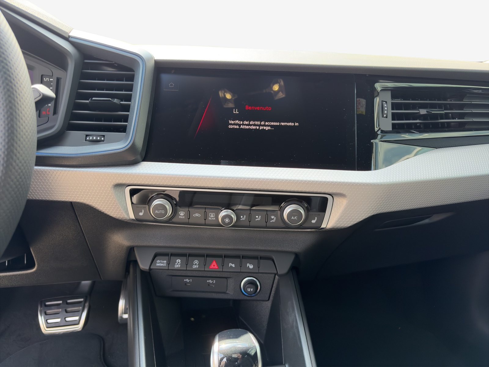 AUDI A1 Sportback 30 TFSI S line Attraction, Petrol, Automatic - 3