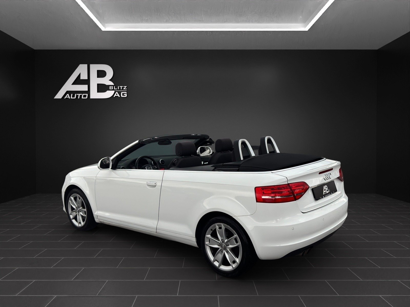 AUDI A3 Cabriolet 1.8 TFSI S-Line Ambition S-tronic, Petrol, Second hand / Used, Automatic - 3