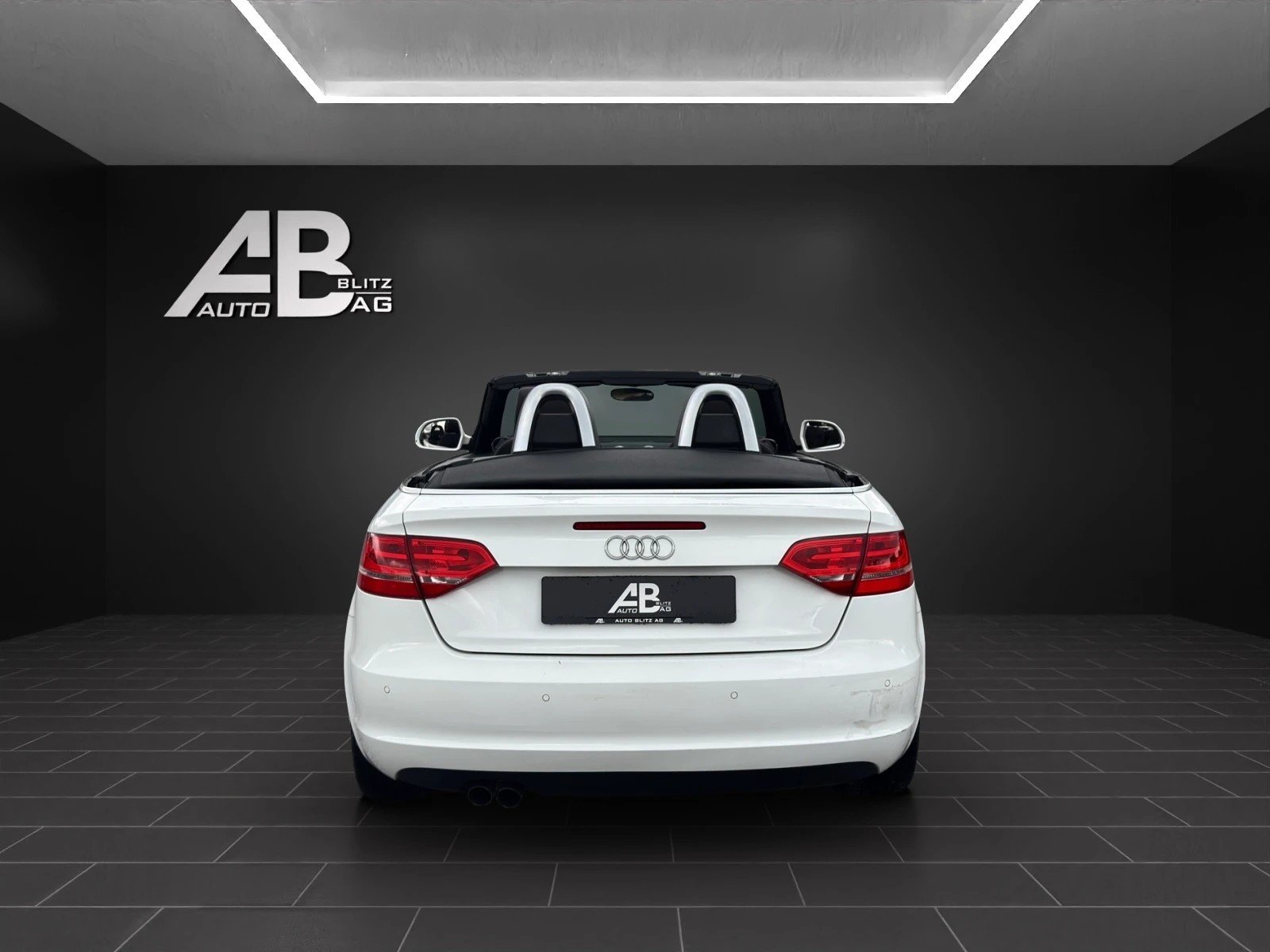 AUDI A3 Cabriolet 1.8 TFSI S-Line Ambition S-tronic, Benzin, Occasion / Gebraucht, Automatik - 4